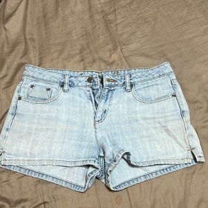 Arizona Jean Co light wash shorts